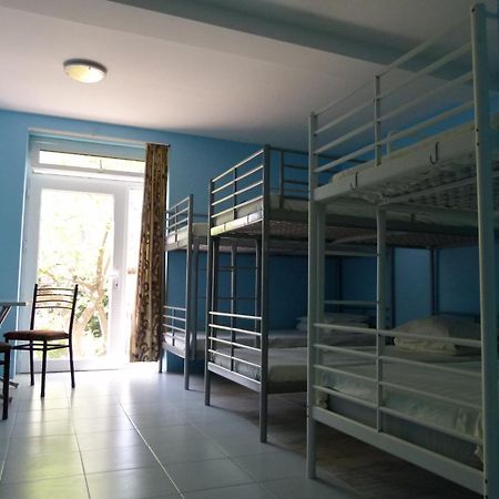Why Me Eco-Friendly Hostel Тбилиси Экстерьер фото