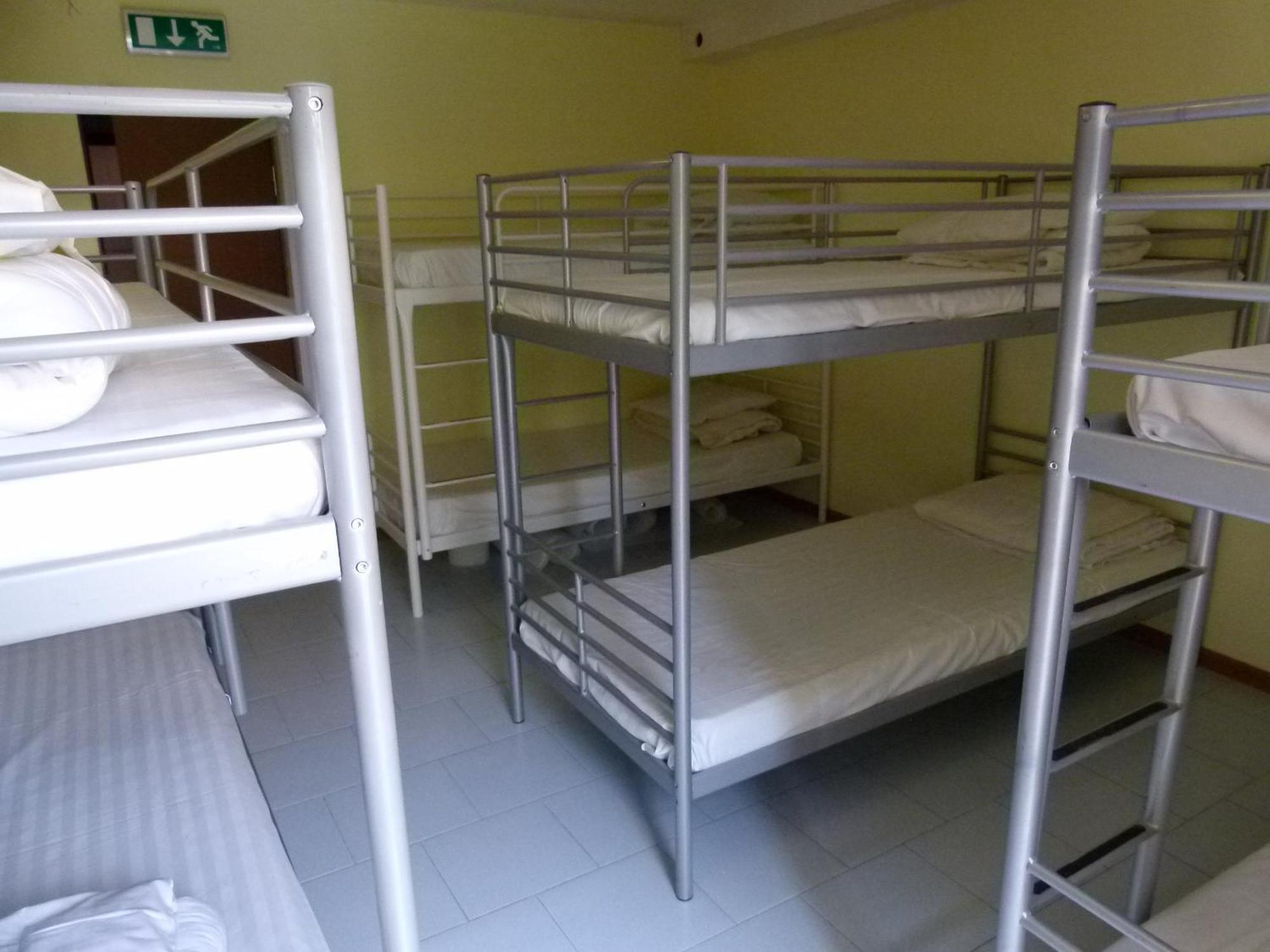 Why Me Eco-Friendly Hostel Тбилиси Экстерьер фото