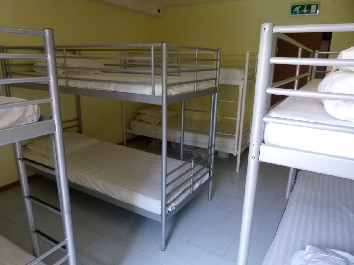 Why Me Eco-Friendly Hostel Тбилиси Экстерьер фото
